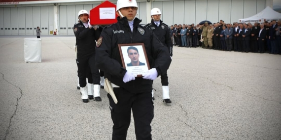 Şehit polis memurunun cenazesi Van’a getirildi