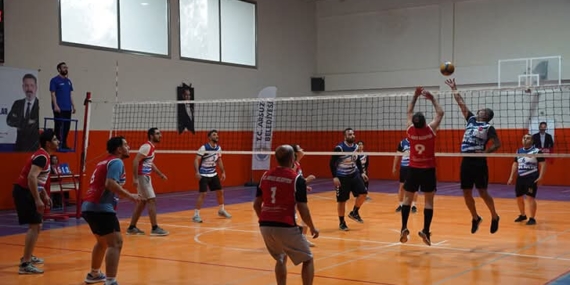 Arsuz’da Voleybol Heyecanı Başladı