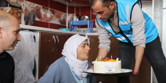 Besra Nine’ye sürpriz doğum günü