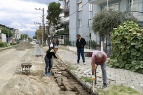 Burhaniye’de Fen İşleri Ekipleri Sahada Çalışmalarını Sürdürüyor