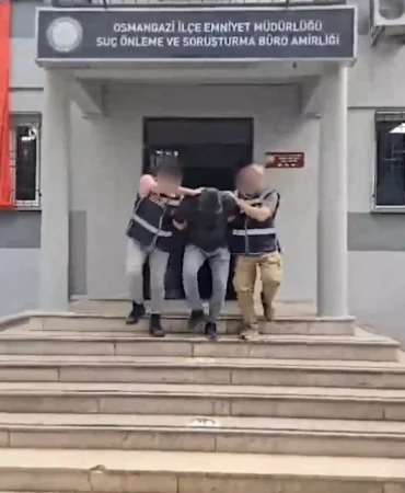bursada-kacak-tutun-operasyonu-binlerce-makaron-ve-tutun-ele-gecirildi-fdL57aZD
