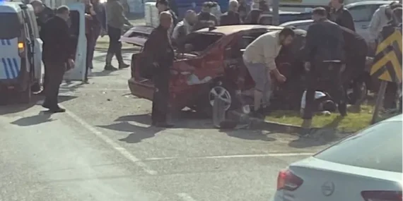 Düzce Olimpiyat Kavşağı’nda trafik kazası: 1 yaralı