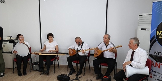 Mavi Ev alzheimer hastalarına ve yakınlarına moral oluyor